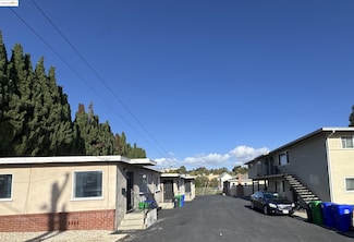 21462 Ocean View Dr, Hayward, CA 94541