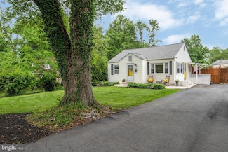 10224 Sager Ave, Fairfax, VA 22030