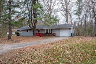 1155 N Meridian Rd, Sanford, MI 48657