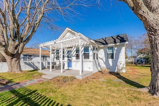 235 W Bates Ave, Villas, NJ 08251