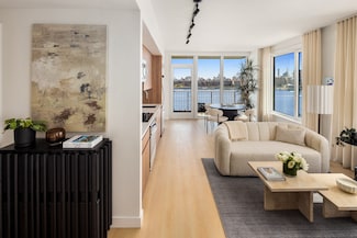 18 India St Unit 601N, Brooklyn, NY 11222