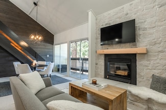 2289 Sierra Nevada Rd Unit F-15, Mammoth Lakes, CA 93546