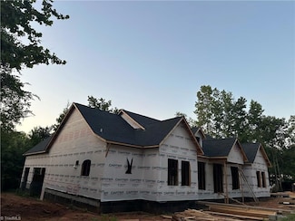 218 Ivy Ln, Lexington, NC 27295