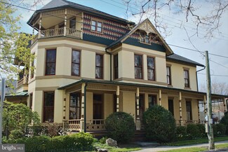 243 E Main St, Annville, PA 17003