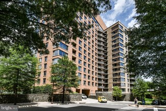 2001 15th St N Unit 909, Arlington, VA 22201