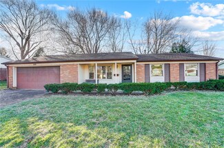 160 Gracewood Dr, Dayton, OH 45458