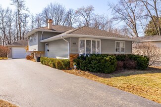 1613 Burlington Ave, Lisle, IL 60532