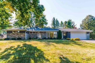 3709 W High St, McHenry, IL 60050