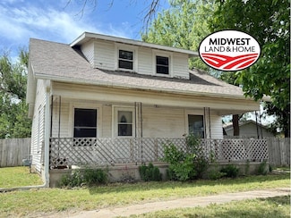 609 Jackson St, Marysville, KS 66508