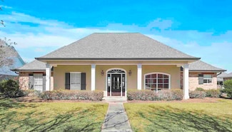403 Apache Rd, Houma, LA 70360
