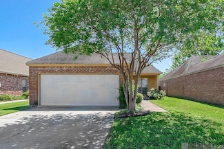 683 Fall Creek Dr, Baton Rouge, LA 70810