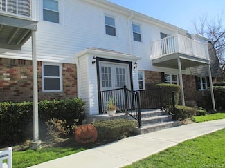 260 Waverly Ave Unit 52, Patchogue, NY 11772
