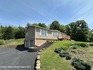 50 County Route 26, West Coxsackie, NY 12192