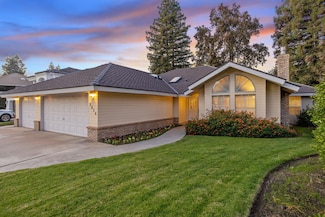 5614 W Prospect Dr, Visalia, CA 93291