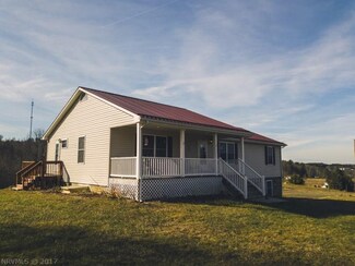 476 Franklin Pike SE, Floyd, VA 24091
