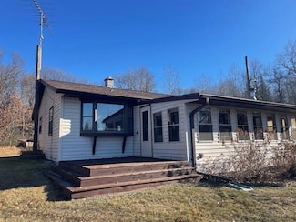 N11116 5 Star Ln, Crivitz, WI 54114