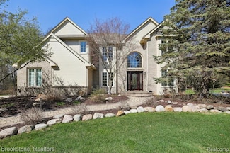 1391 Woodbridge Ct, Wixom, MI 48393