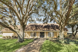 1014 River Plant Rd, Eagle Lake, TX 77434