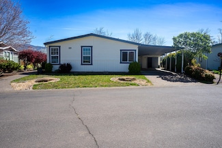 333 Mountain View Dr Unit 39, Talent, OR 97540