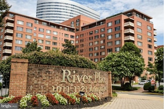 1111 Arlington Blvd Unit 932, Arlington, VA 22209