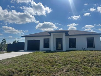 2903 64th St W, Lehigh Acres, FL 33971