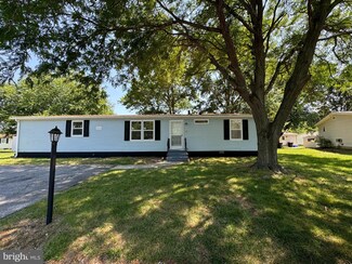 8 Carolyn Ct, Dover, DE 19901