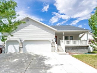 2017 E Lodge Pole Dr, Eagle Mountain, UT 84005