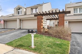740 Ridgeview Circle Ln Unit 740, Ballwin, MO 63021