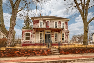 427 E Commercial Ave, Lowell, IN 46356