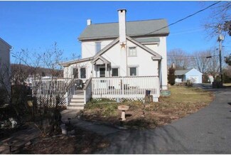 52 S 2nd St, Bally, PA 19503