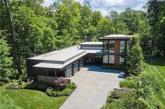 243 Overwood Rd, Akron, OH 44313