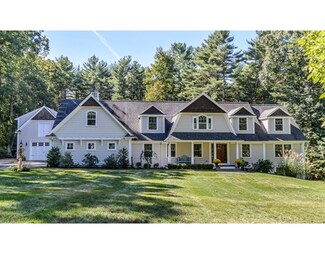 33 Tubwreck Dr, Dover, MA 02030