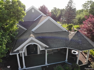1310 Brauer Rd, Oxford, MI 48371