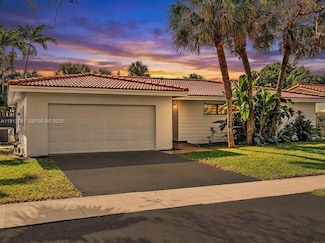 6360 Simmons St, Miami Lakes, FL 33014