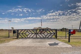 7193 Talley Rd, San Antonio, TX 78253