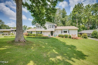 1605 Woodmont Dr, Johnson City, TN 37601