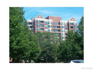 902 Admirals Walk, Buffalo, NY 14202
