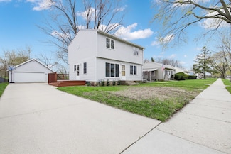 3317 E Denton Ave, Saint Francis, WI 53235