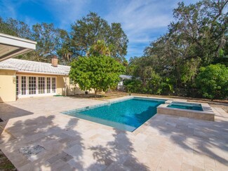 530 Cypress Rd, Vero Beach, FL 32963