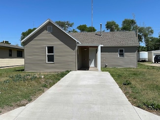 622 E 5th St, La Crosse, KS 67548
