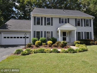 7204 Dogue Forest Ct, Alexandria, VA 22315