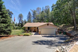 2147 Montana Ave, Shasta Lake, CA 96019