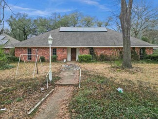 1004 Jeff Davis Dr, Tyler, TX 75703
