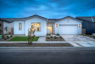 2251 N Duke Ave, Clovis, CA 93619