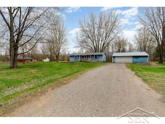 975 W Townline 16 Rd, Pinconning, MI 48650