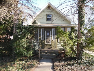 441 S 4th St, Chesterton, IN 46304