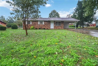 904 4th Ave SW, Gravette, AR 72736