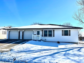 900 Maple St, Yankton, SD 57078