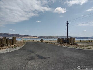41 Basin Pointe Loop Unit 98950, Vantage, WA 98950