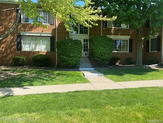 754 E Fox Hills Dr, Bloomfield Hills, MI 48304